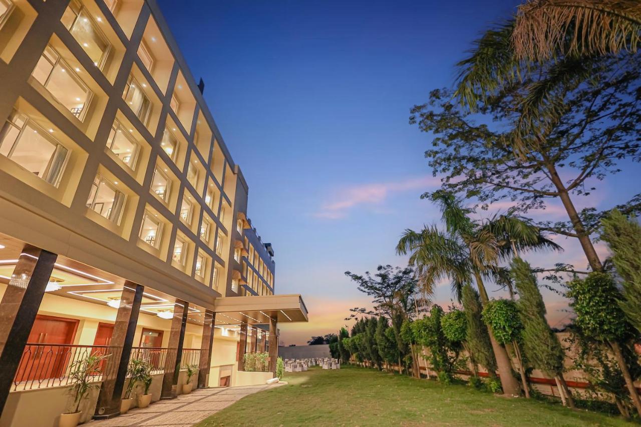 Regenta Dehradun By Royal Orchid Hotels Limited Exterior foto