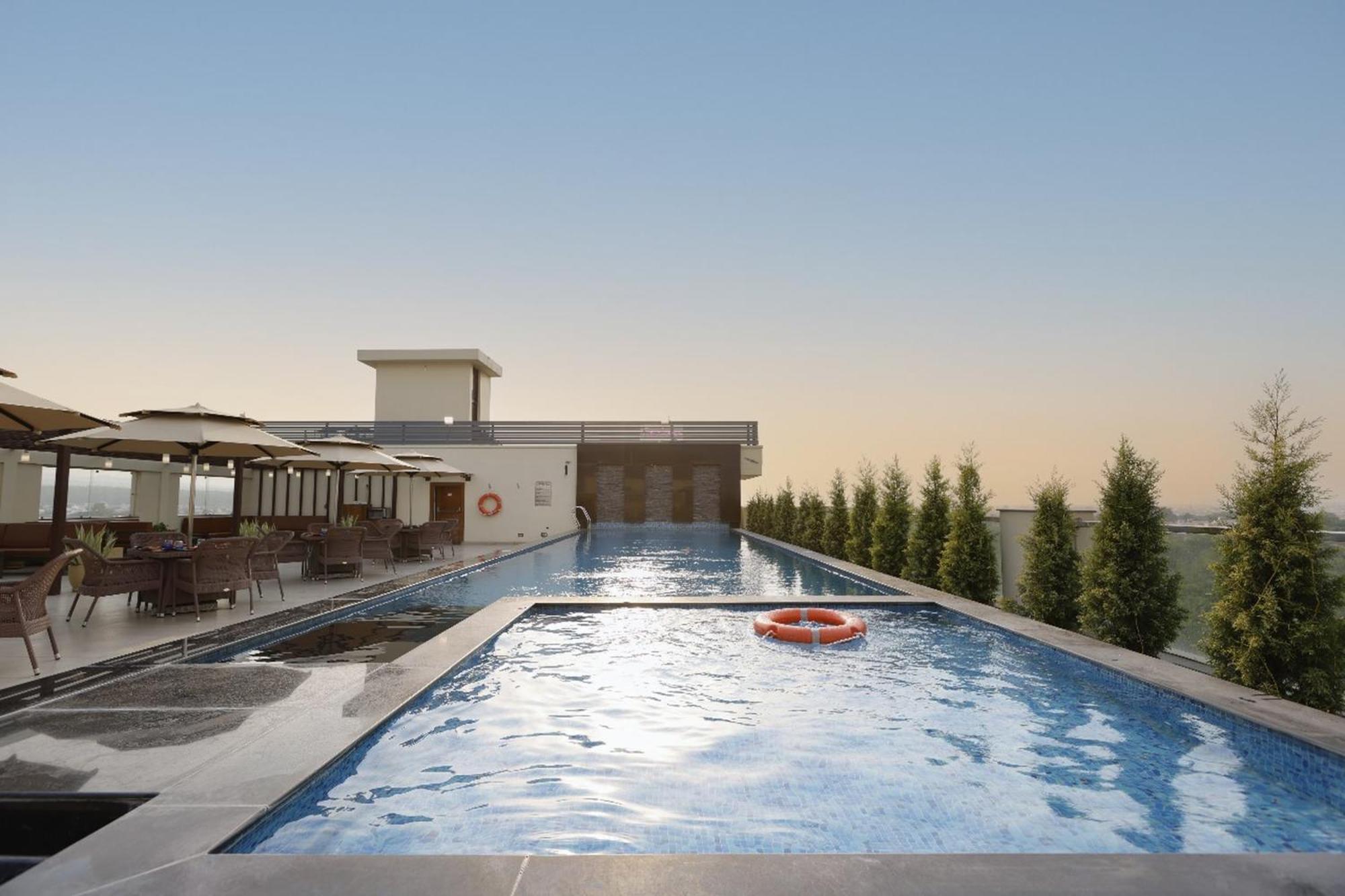 Regenta Dehradun By Royal Orchid Hotels Limited Exterior foto