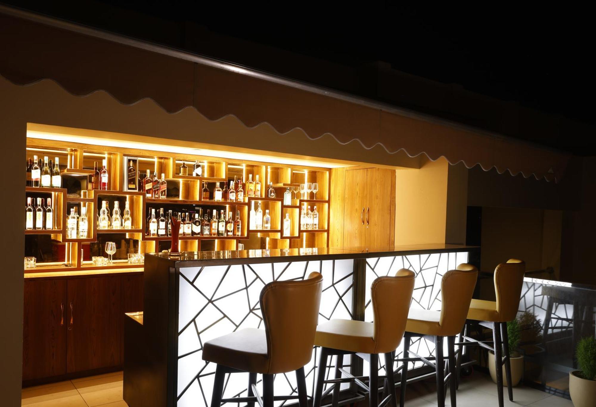 Regenta Dehradun By Royal Orchid Hotels Limited Exterior foto